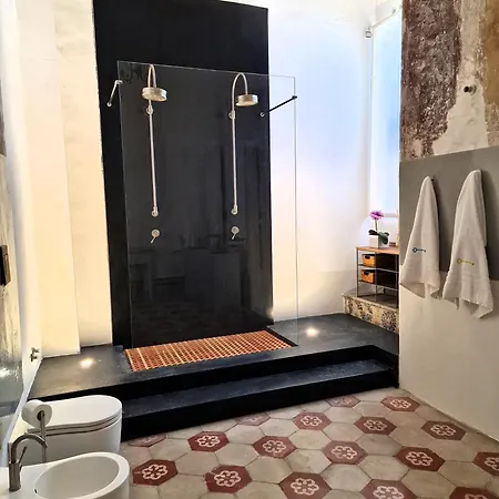 Holiday home Capri Kronos Design - 2 King Beds, With Gym, & Jacuzzi *