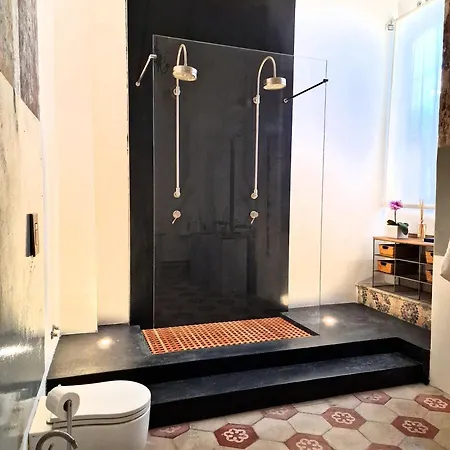 Holiday home Capri Kronos Design - 2 King Beds, With Gym, & Jacuzzi