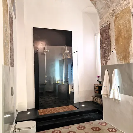 Holiday home Capri Kronos Design - 2 King Beds, With Gym, & Jacuzzi