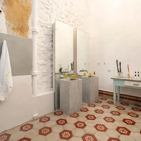 Holiday home Capri Kronos Design - 2 King Beds, With Gym, & Jacuzzi