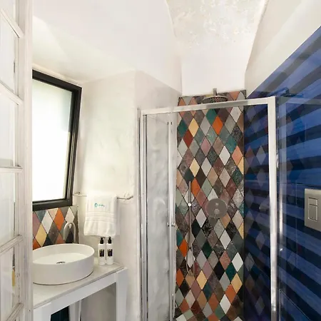 Tatil Evi Capri Kronos Design - 2 King Beds, With Gym, & Jacuzzi *